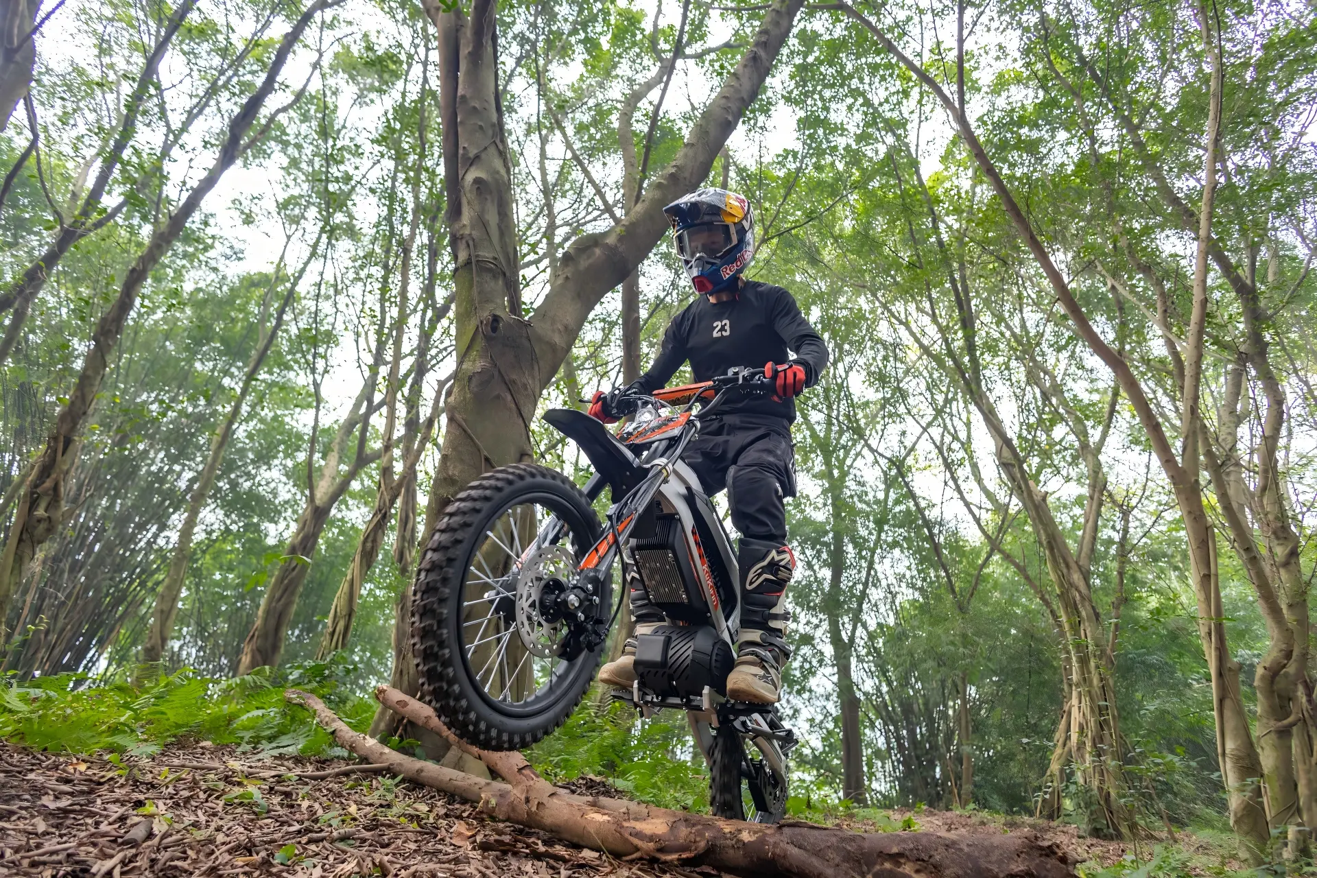 KuKirin X1 Electric Dirt Bike, professional offroad electric motorcycle,dirt mountain trail riding,outdoor adventure，2000W motor, 50km/h m