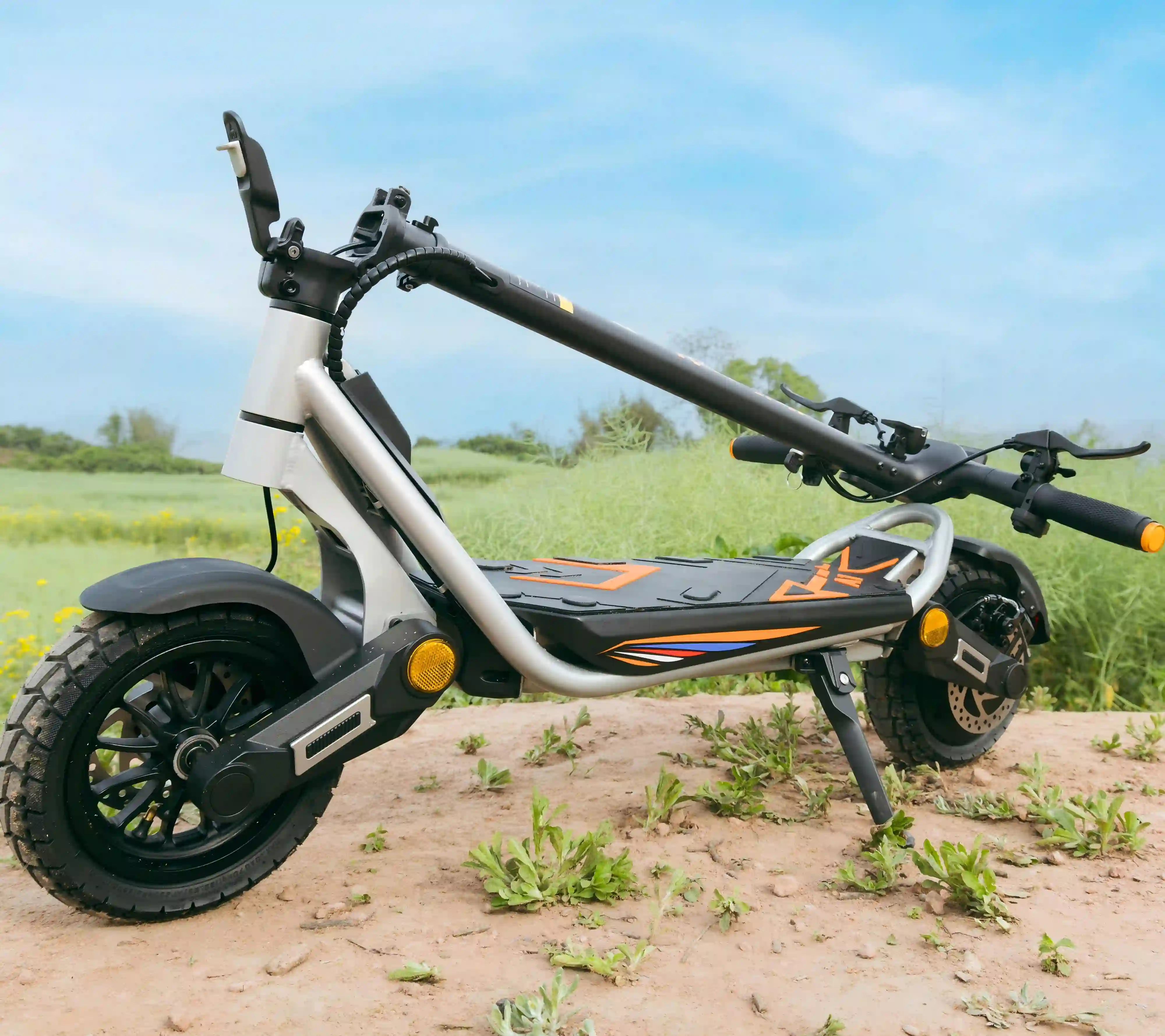 Kukirin A1 folded view, compact foldable design, easy storage in car trunk or under desk, portable lightweight e-scooter, 800W motor, 48V 13Ah battery, 45km/h max speed, 45km Max range,global kukirin