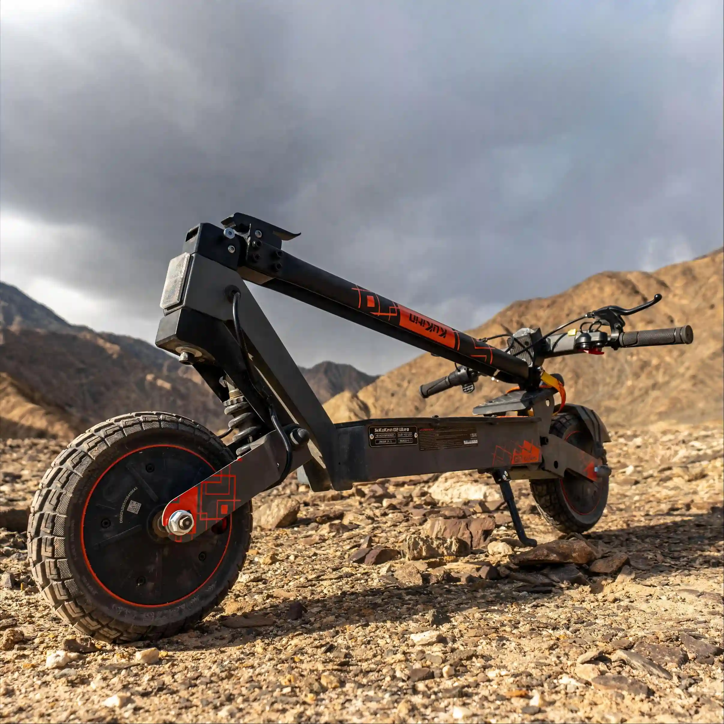 KuKirin G2 Ultra folded compact shot, high strength folding buckle, small storage size for car trunk, lightweight high power foldable scooter, daily travel friendly, 800W*2 motor, 48V 18Ah battery, 50km/h max speed, 55km range,global kukirin