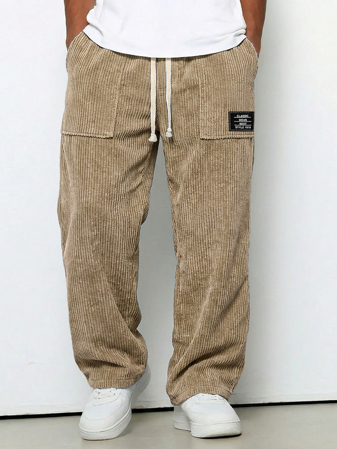 Herren Freizeitcordhosen mit aufgesetzten Taschen, gesticktem Logo und elastischem Bund-deurabatt