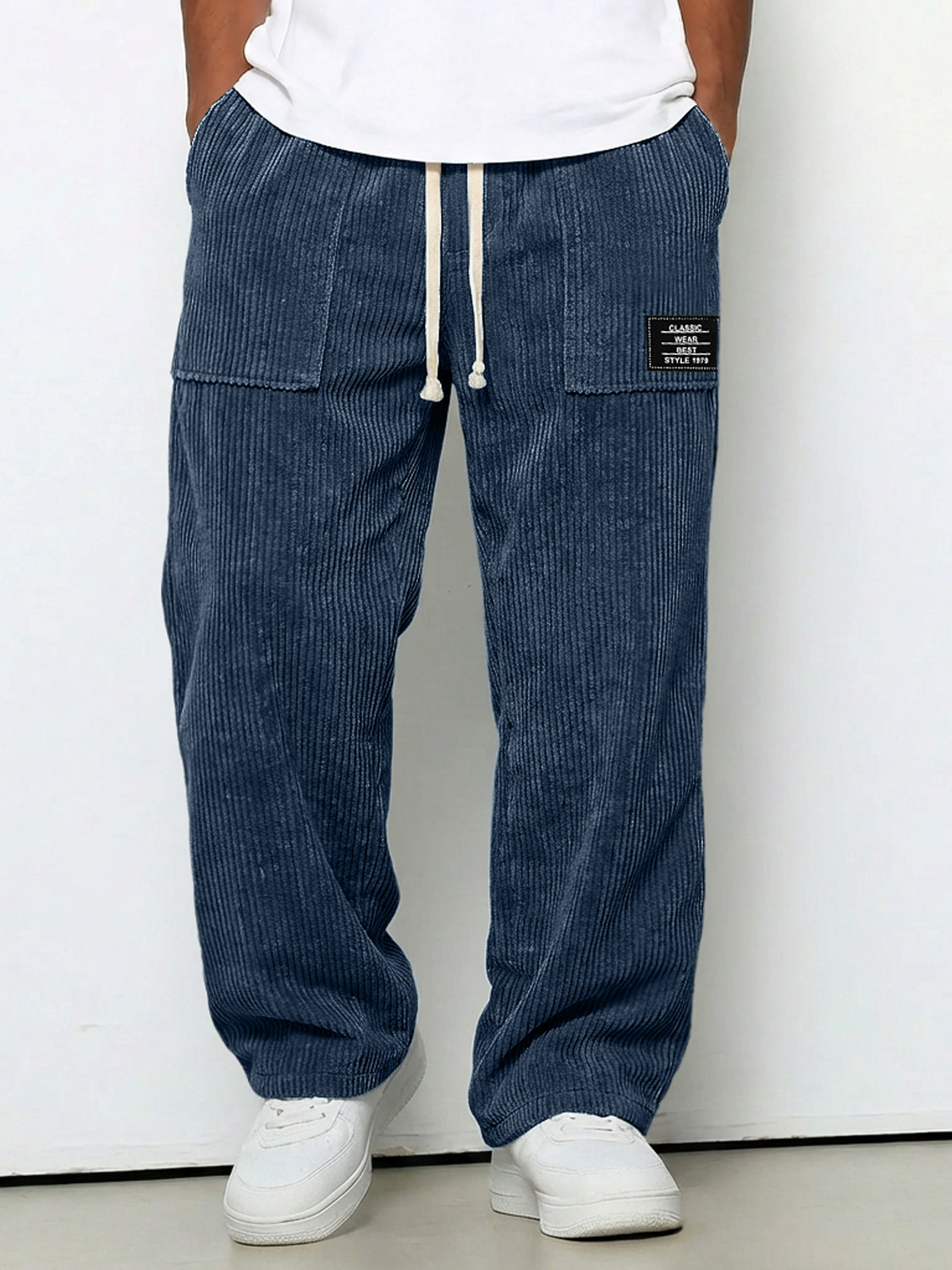 Herren Freizeitcordhosen mit aufgesetzten Taschen, gesticktem Logo und elastischem Bund-deurabatt