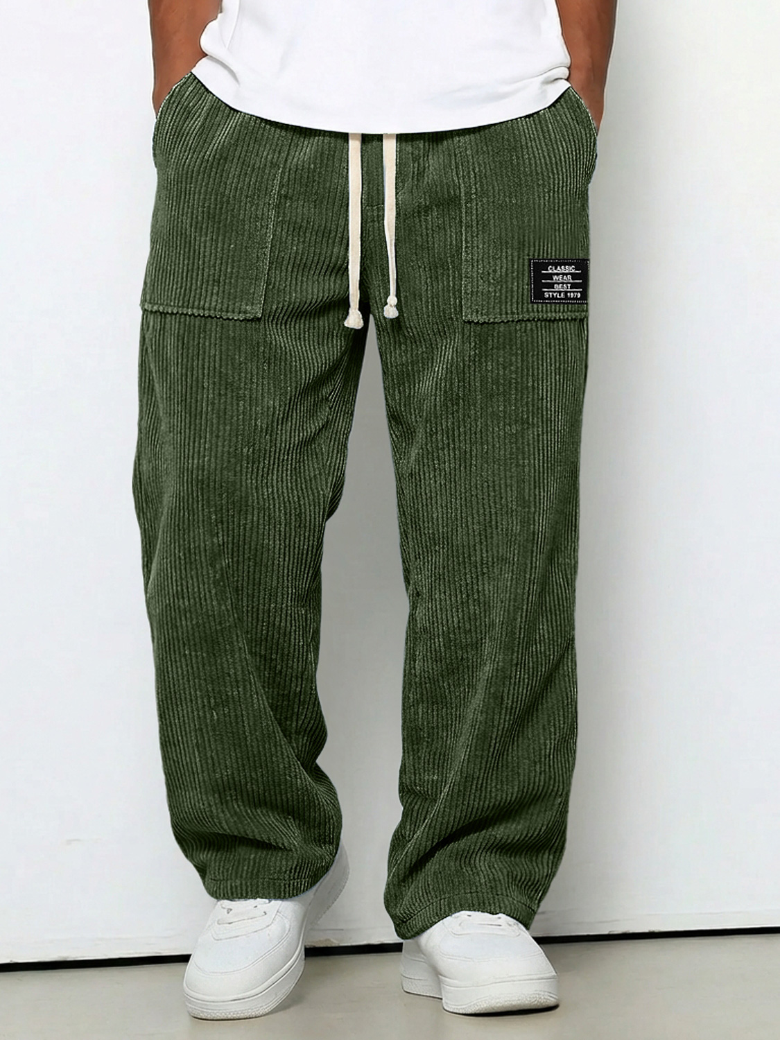 Herren Freizeitcordhosen mit aufgesetzten Taschen, gesticktem Logo und elastischem Bund-deurabatt