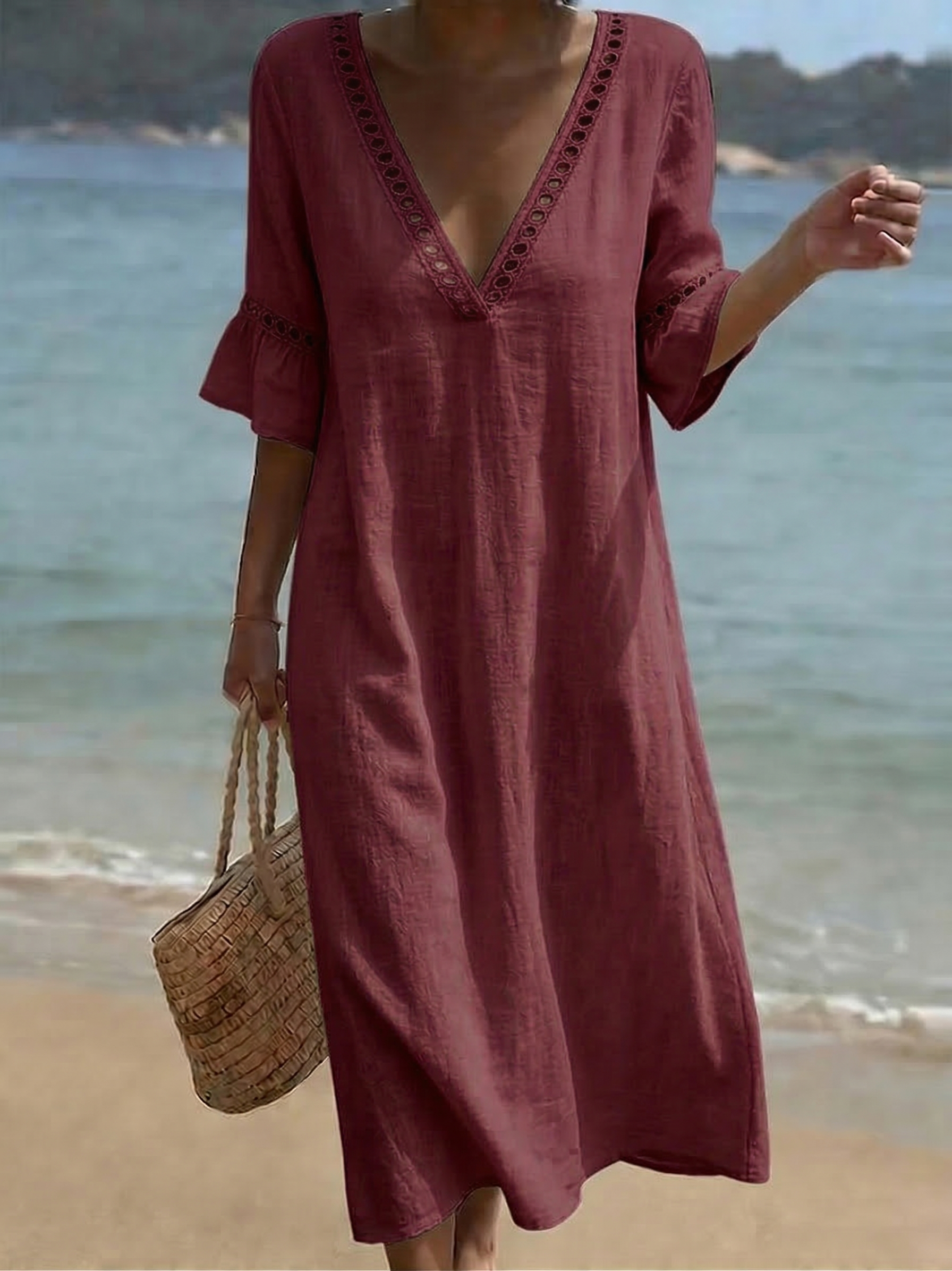 Gemütliches Baumwoll-Leinen-Kleid mit V-Ausschnitt und Cut-out-Einsätzen