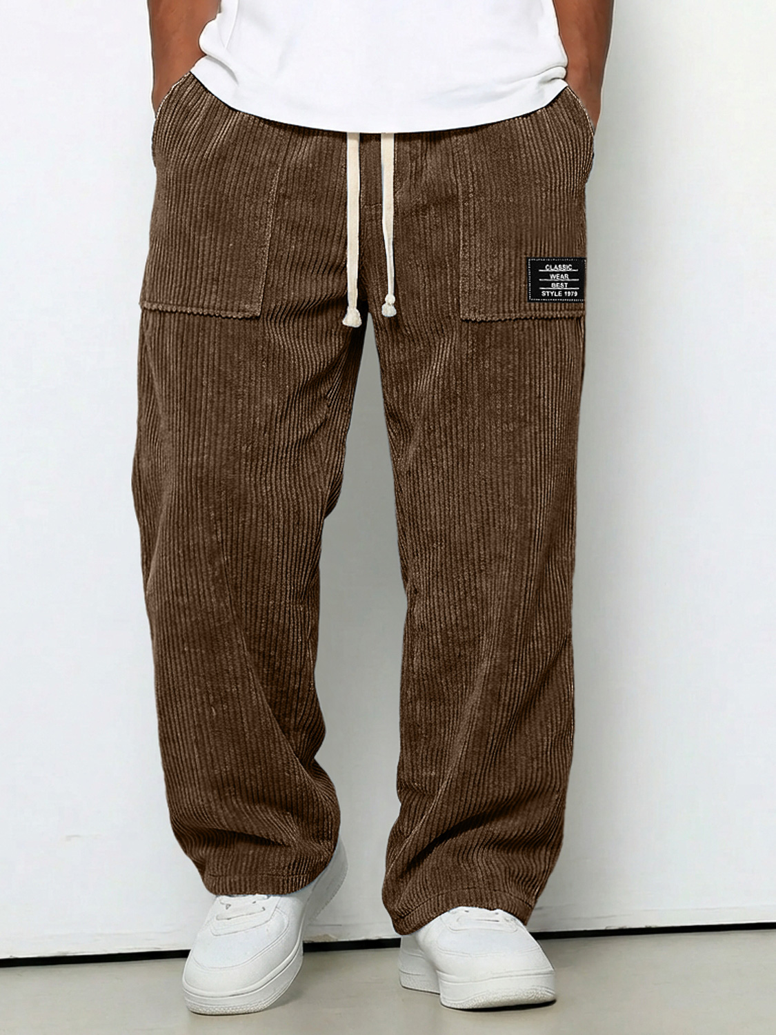 Herren Freizeitcordhosen mit aufgesetzten Taschen, gesticktem Logo und elastischem Bund-deurabatt