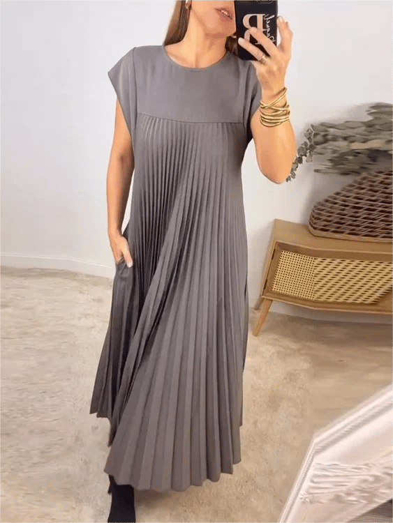 🎉Sleeveless Pleated Simple Solid Color Dress