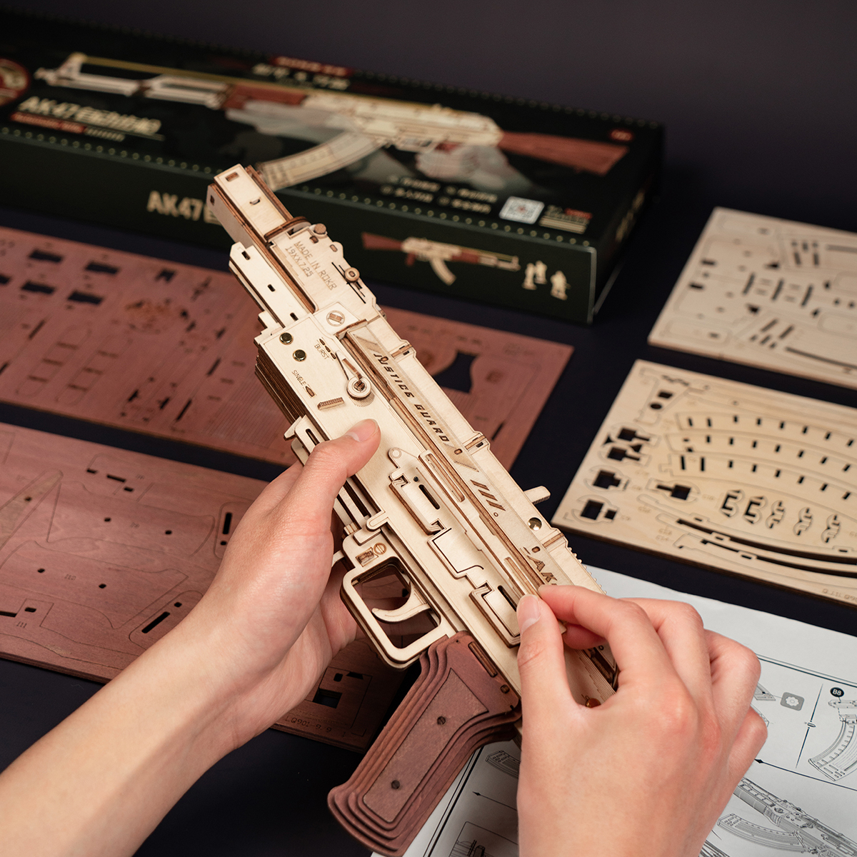 🔫ROKR AK-47 Assault Rifle Gun Toy 3D Wooden Puzzle LQ901🎁