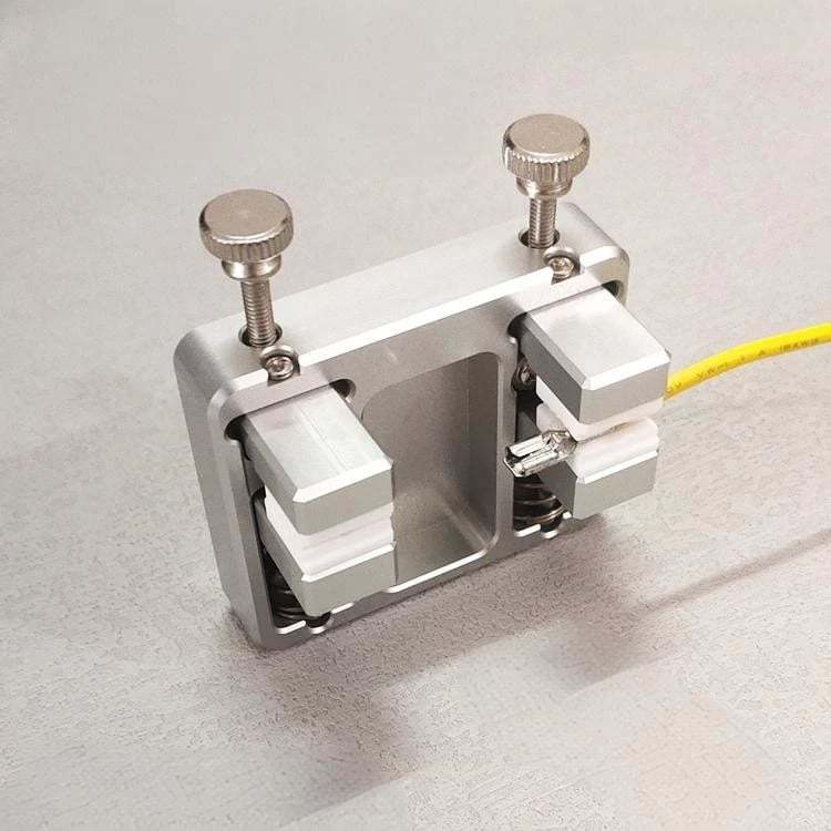 Heavy-duty aluminum welding clamp with temperature-resistant jaw for circuit board mounting, soldering wire clamp