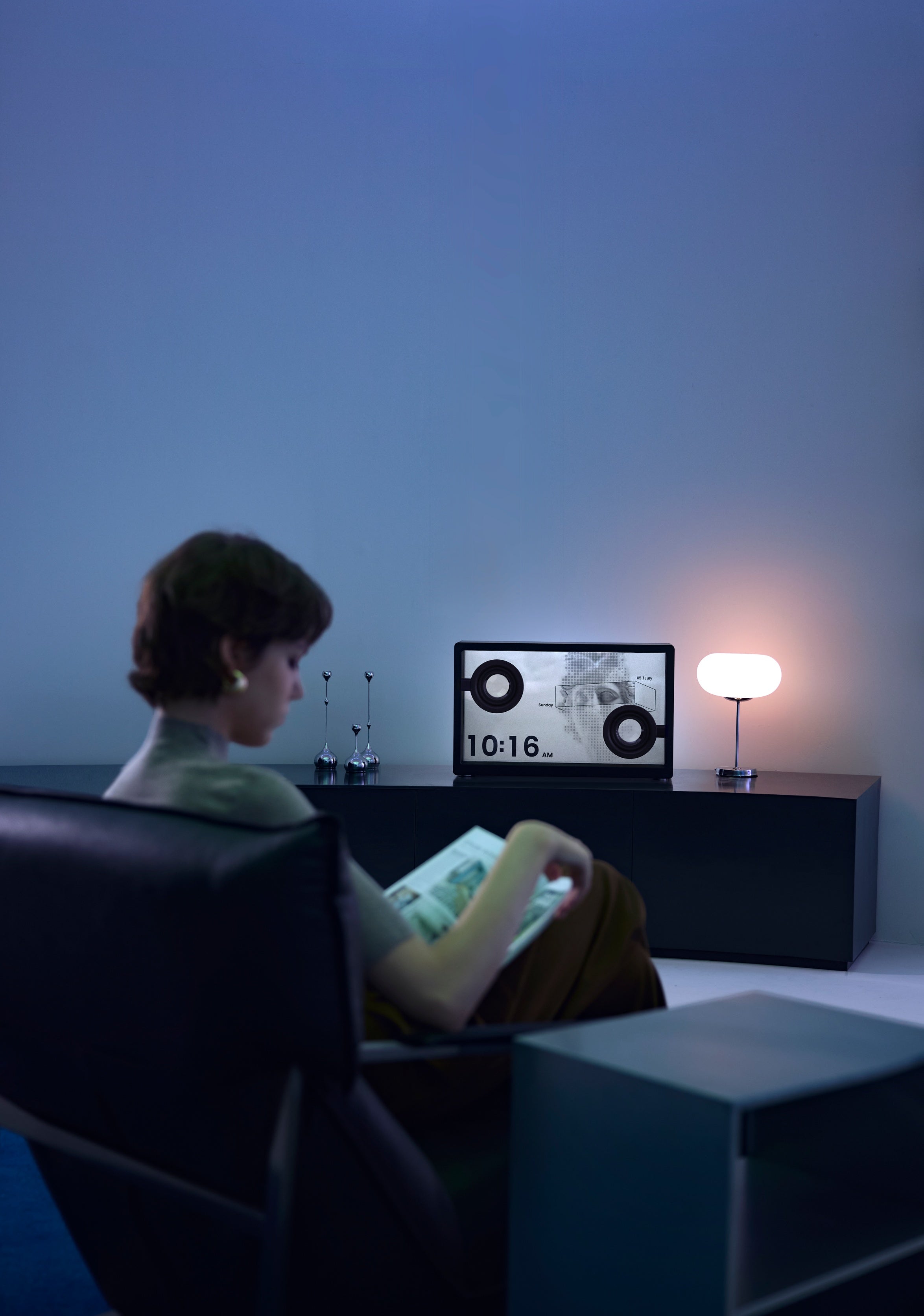 Transparent speaker clock display with 12 or 24 hour format auto-synced