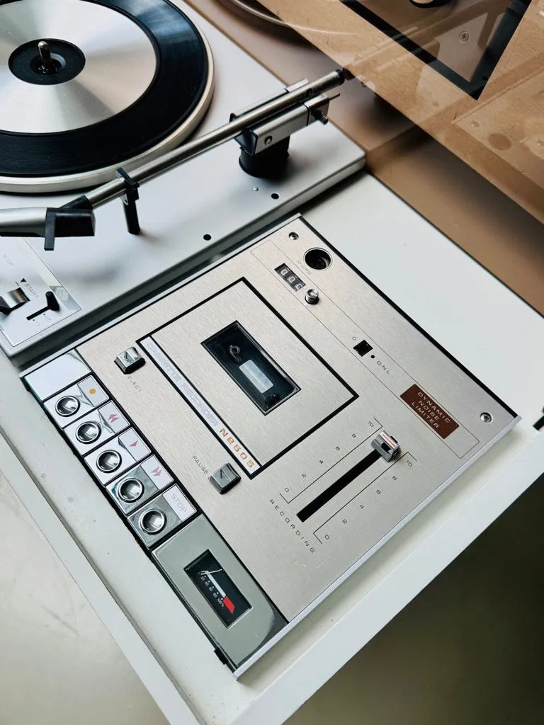 Vintage Stereo Hi-Fi Sound System