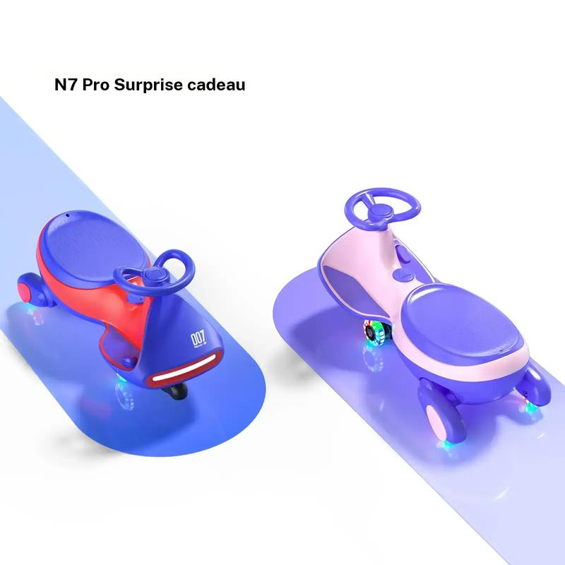 La voiture à bascule électrique classique N7 est équipée de pédales, d'une batterie rechargeable, de deux vitesses, d'une fonction anti-basculement, de roues lumineuses et d'une connectivité Bluetooth. Convient aux enfants à partir de 3 ans et supporte un