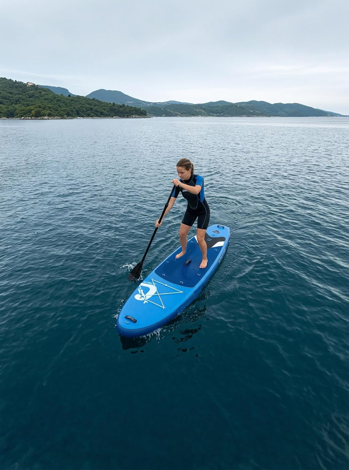 Tabla de paddle surf hinchable (SUP) con capacidad de carga de hasta 150 kg, que mide 330 x 76 x 15 cm, incluye soporte para cámara de acción y todos los accesorios, en color verde menta.