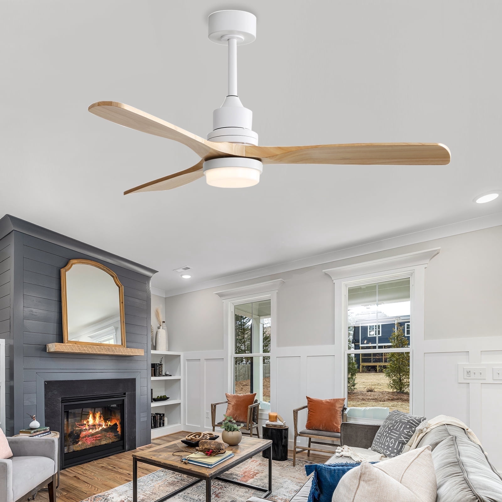 Ventilateur de plafond LED de style moderne de 52 pouces : intègre l’éclairage, la télécommande et les fonctions avant/arrière ; équipé d’un moteur silencieux à 6 vitesses et de 3 pales de ventilateur en bois ; disponible en blanc/noir.