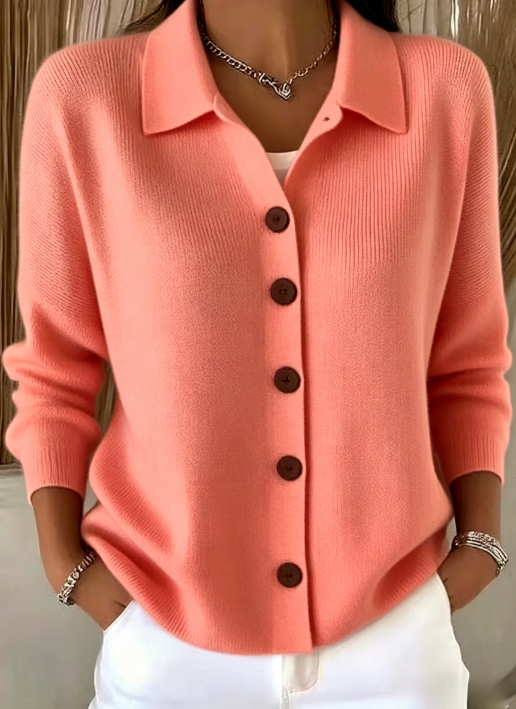 Minimalistische Strickbluse mit Knopfleiste – Zeitloser Casual Chic für jeden Tag