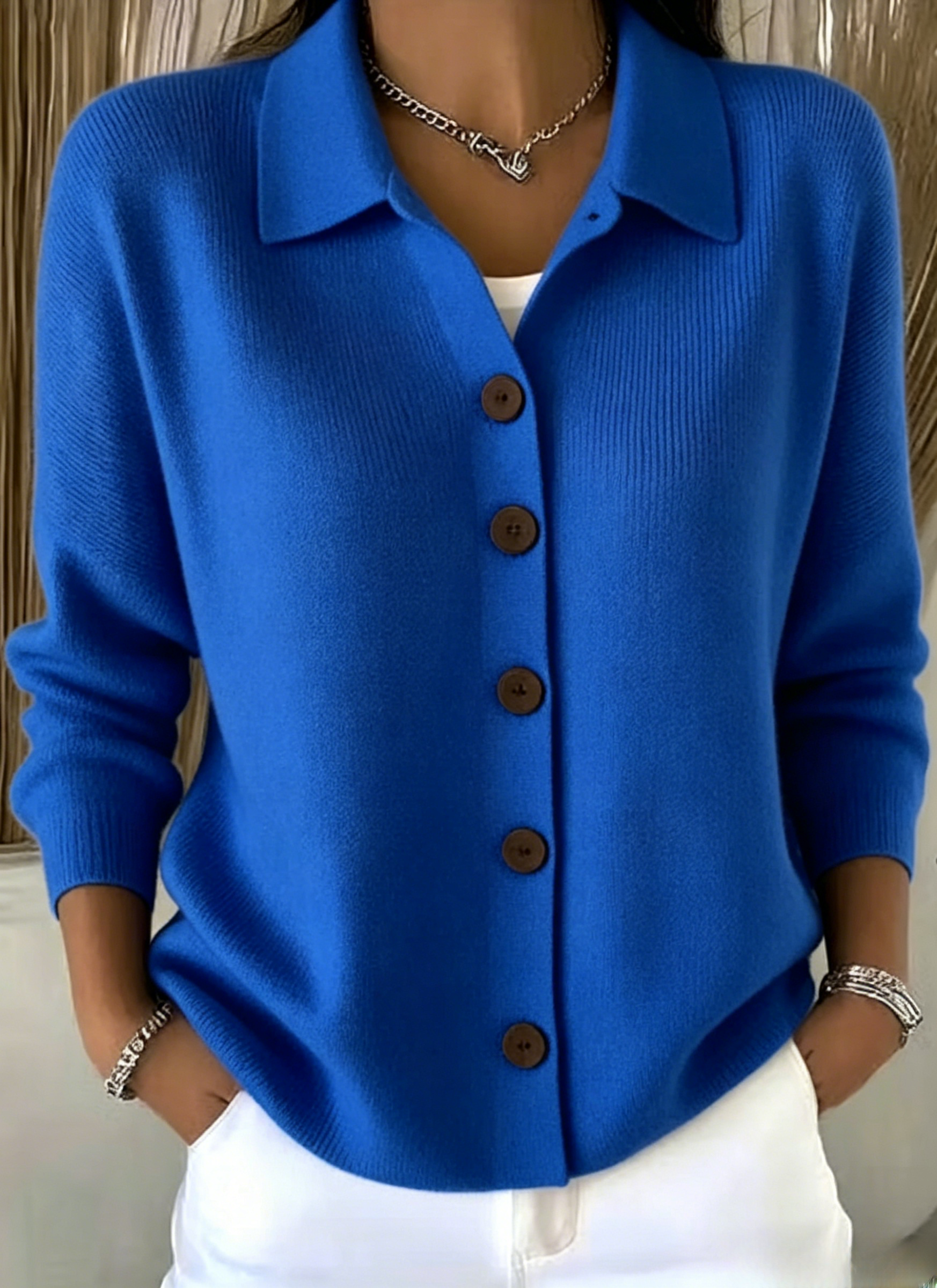 Minimalistische Strickbluse mit Knopfleiste – Zeitloser Casual Chic für jeden Tag
