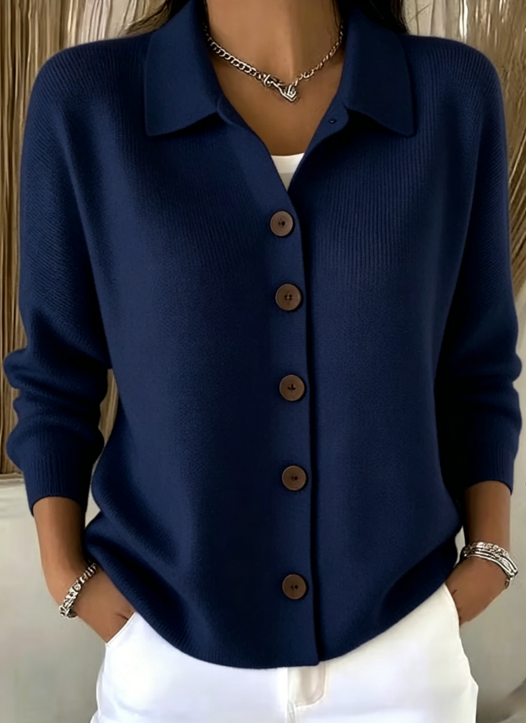 Minimalistische Strickbluse mit Knopfleiste – Zeitloser Casual Chic für jeden Tag