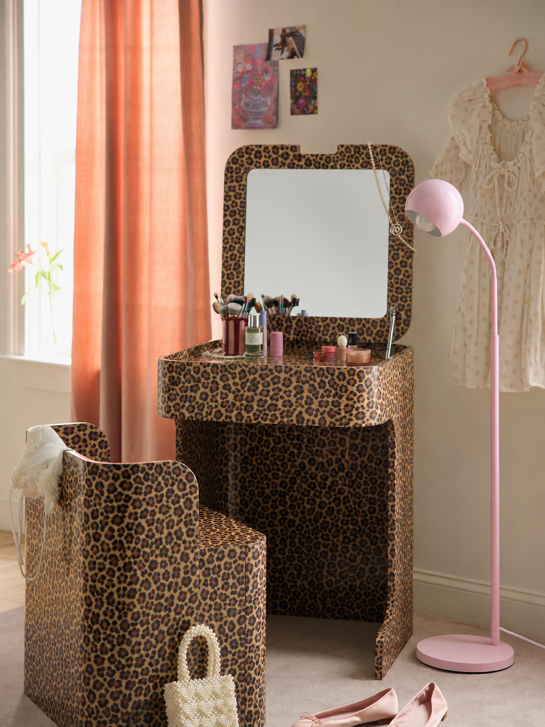 Whzyxd Upholstered Vanity & Stool Set