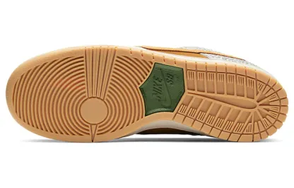 nitthhke Dunk Low Pro SB 'Safari'