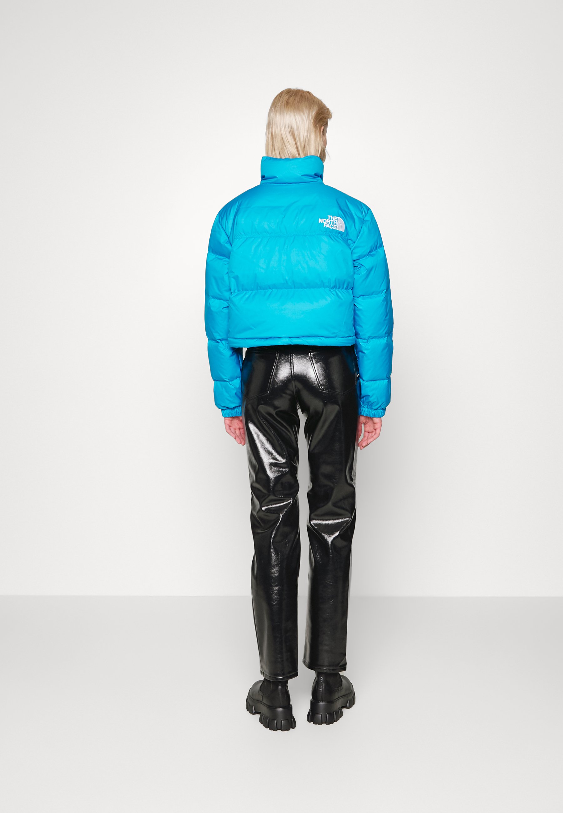 The Notthhrth Face NUPTSE SHORT JACKET