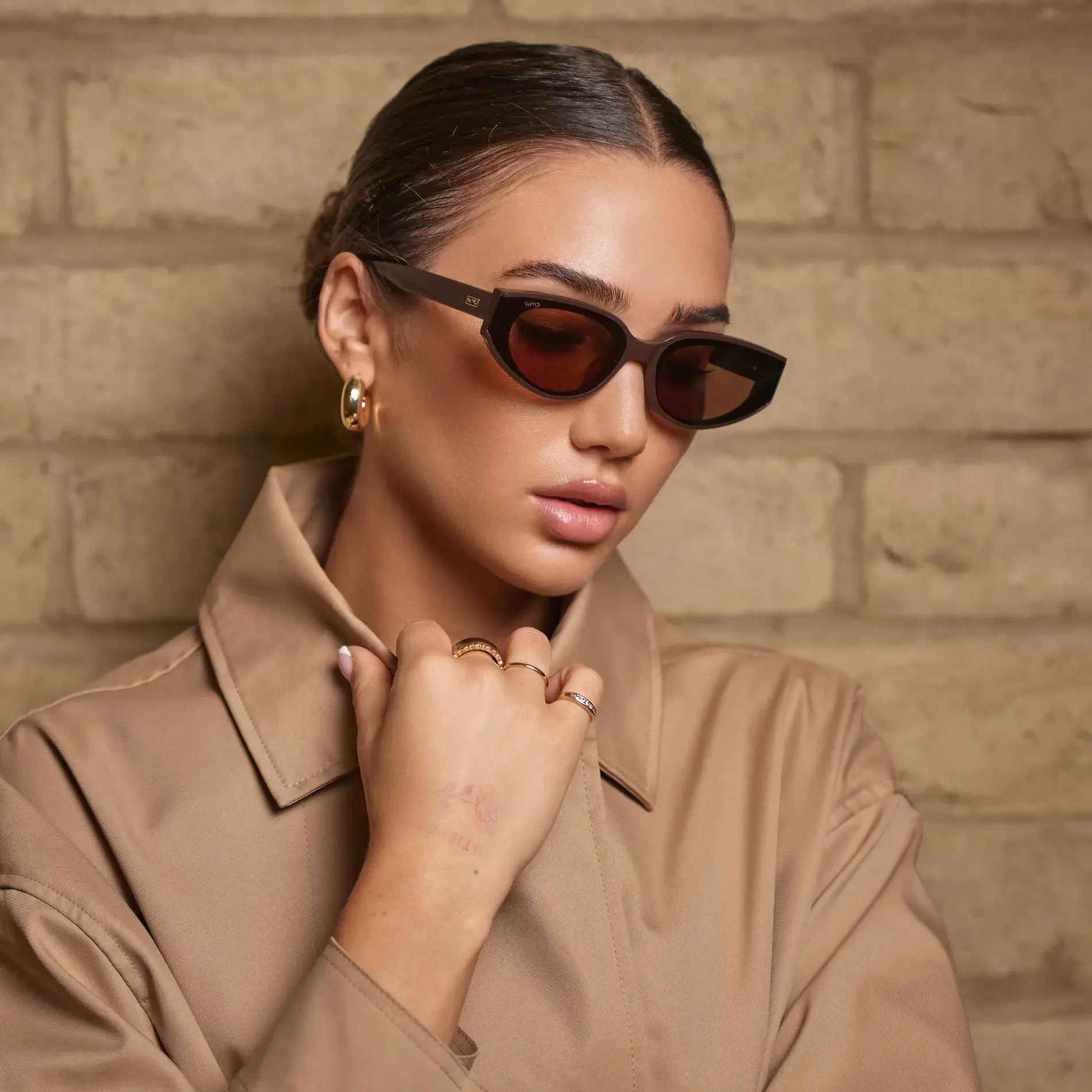 Modern Flat-Lens Cat-Eye Sunglasses For Women