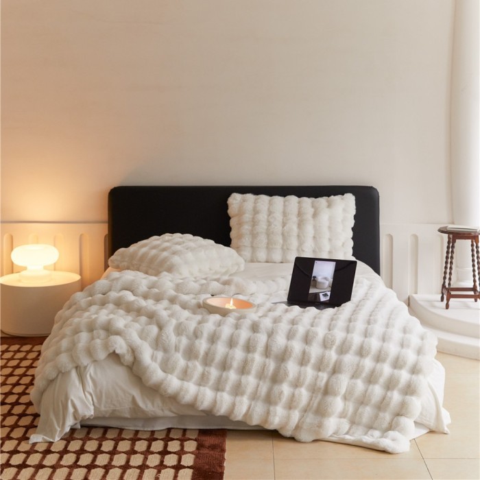 Faux Rabbit Fur Sherpa Cloud Blanket – Soft, Thick & Fluffy, Stress-Relief Gift for Women