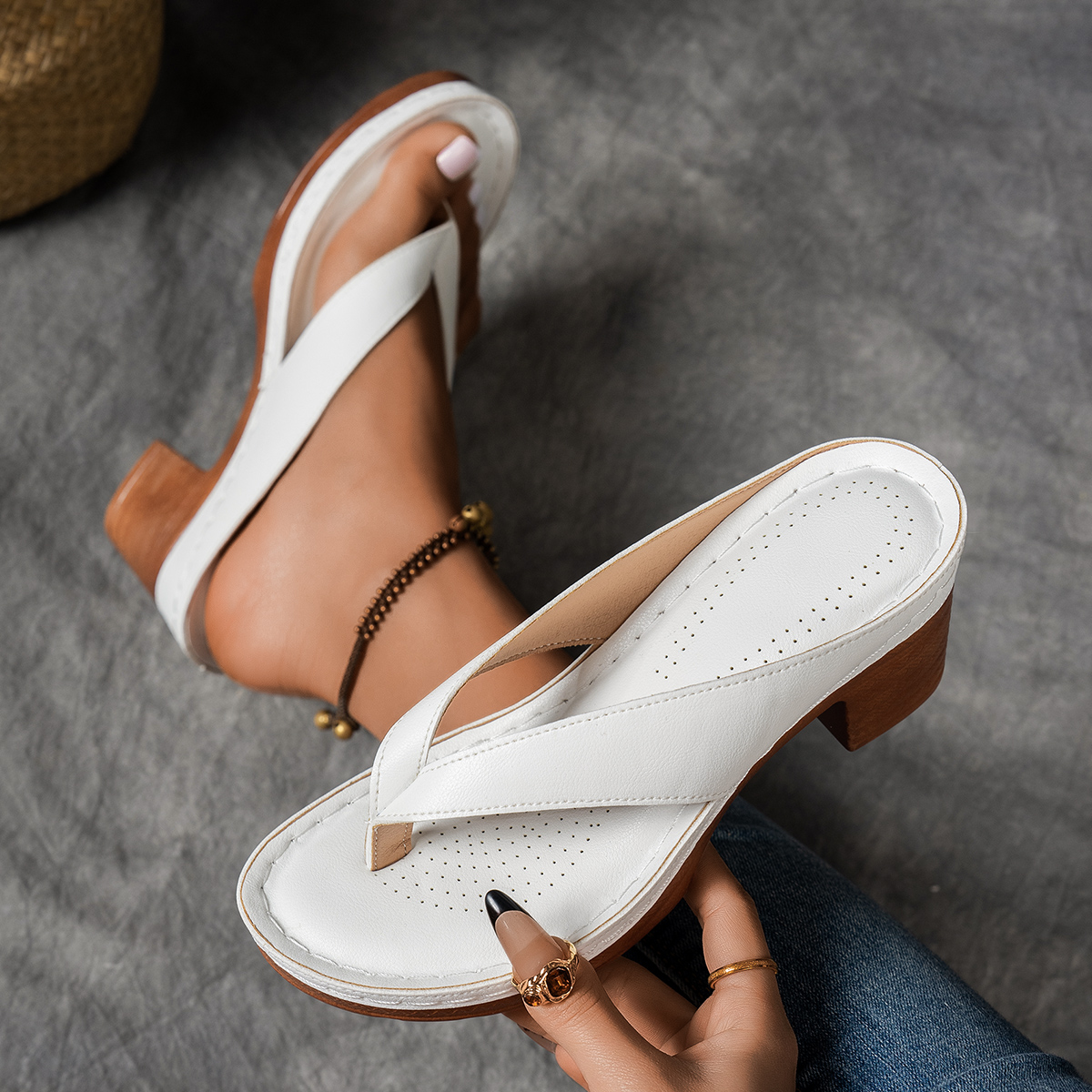 Women's Fashion Split Toe Design Outdoor Beach Non-Slip Thick Wedge Slippers
