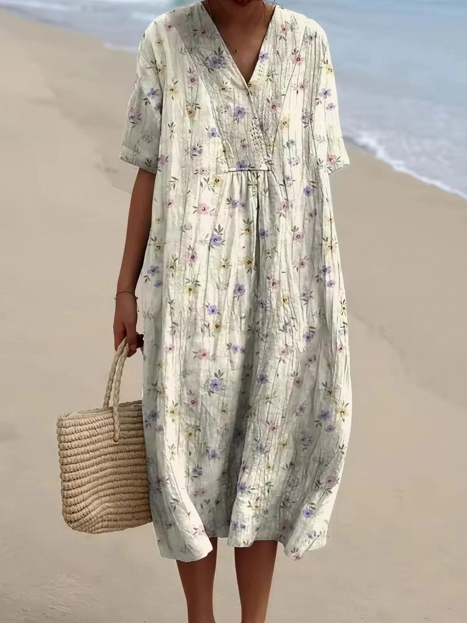 Wildflower Summer – Kleid mit V-Ausschnitt