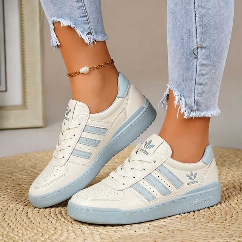 Adidas női klasszikus sportcipő perforált légáteresztő bőrrel, csúszásmentes talppal