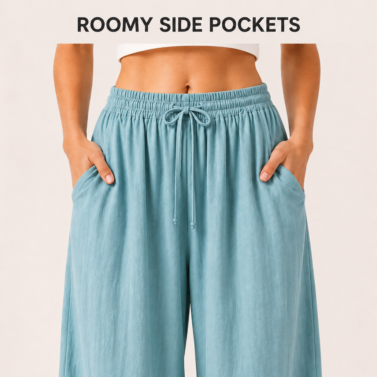 Roomy side pockets detail