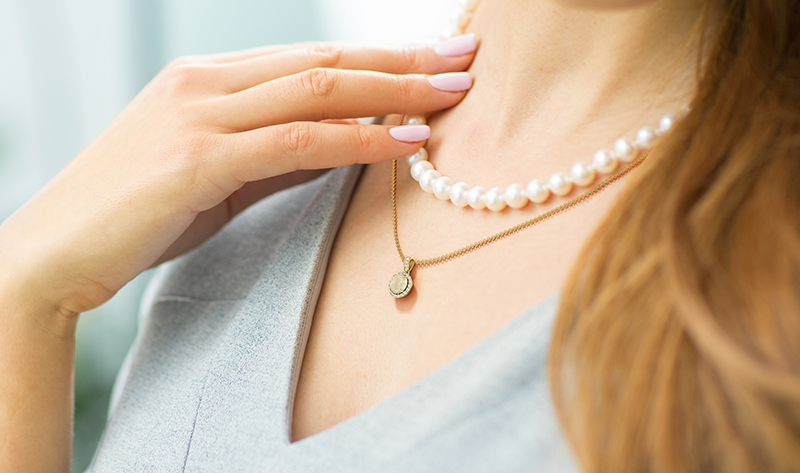 Jewelry for Real Life: Pieces That Age Beautifully With You