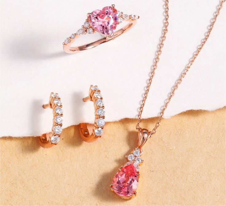 Jewelry Trends for 2025: Top Styles in Rings, Earrings & More