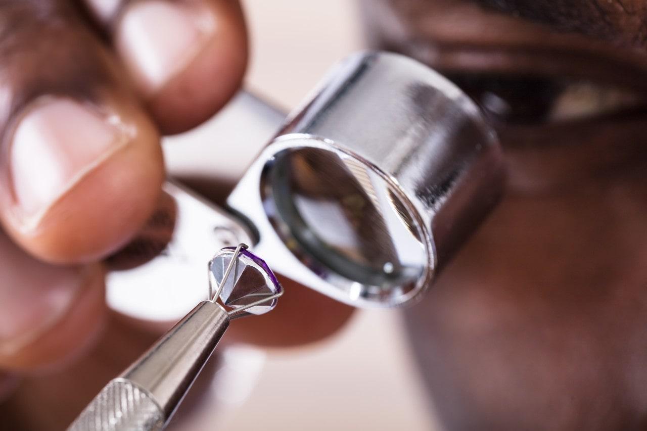 10 Tips for Buying a Lab Diamond Engagement Ring for Valentine’s Day