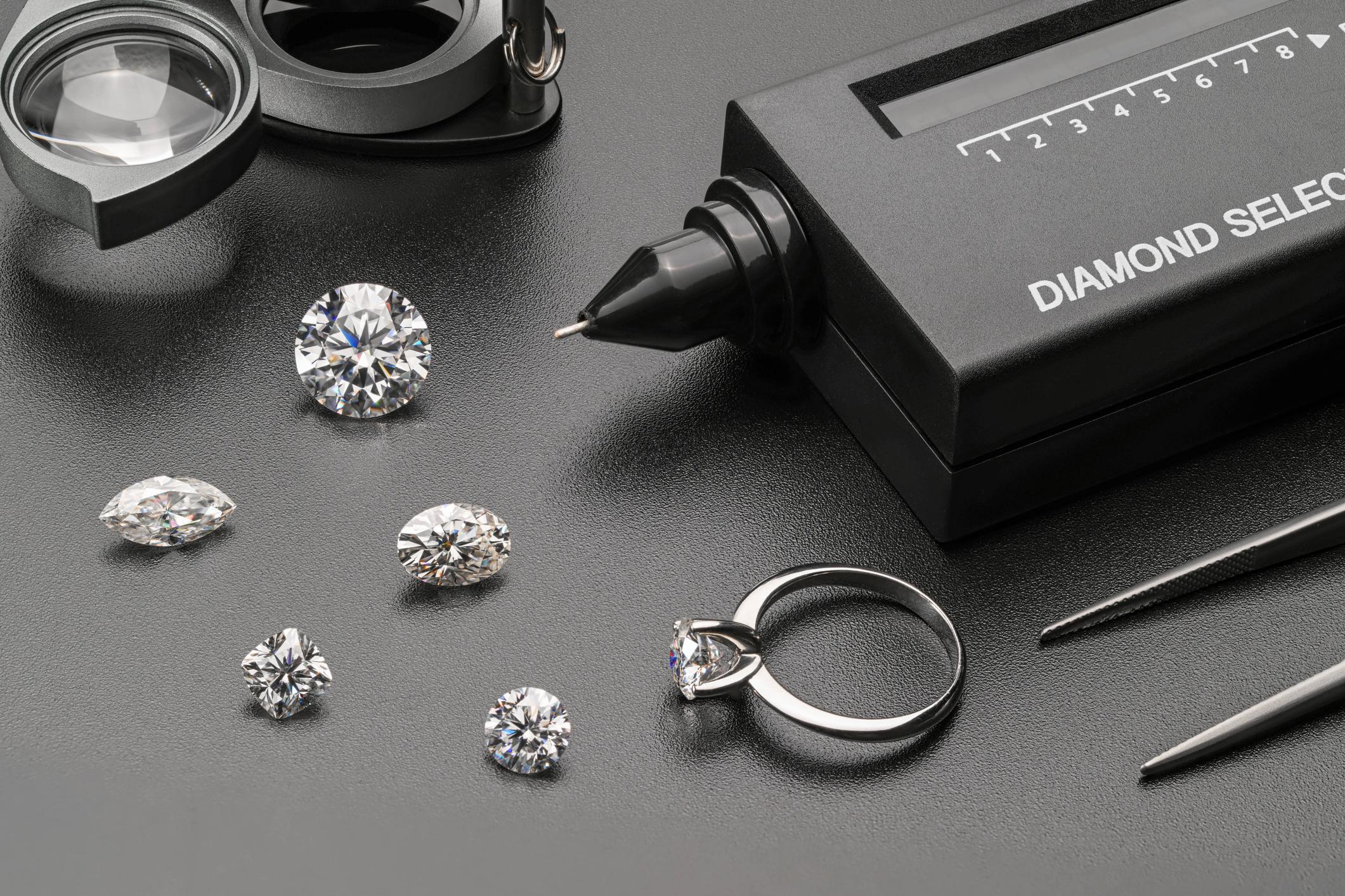 10 Tips for Buying a Lab Diamond Engagement Ring for Valentine’s Day