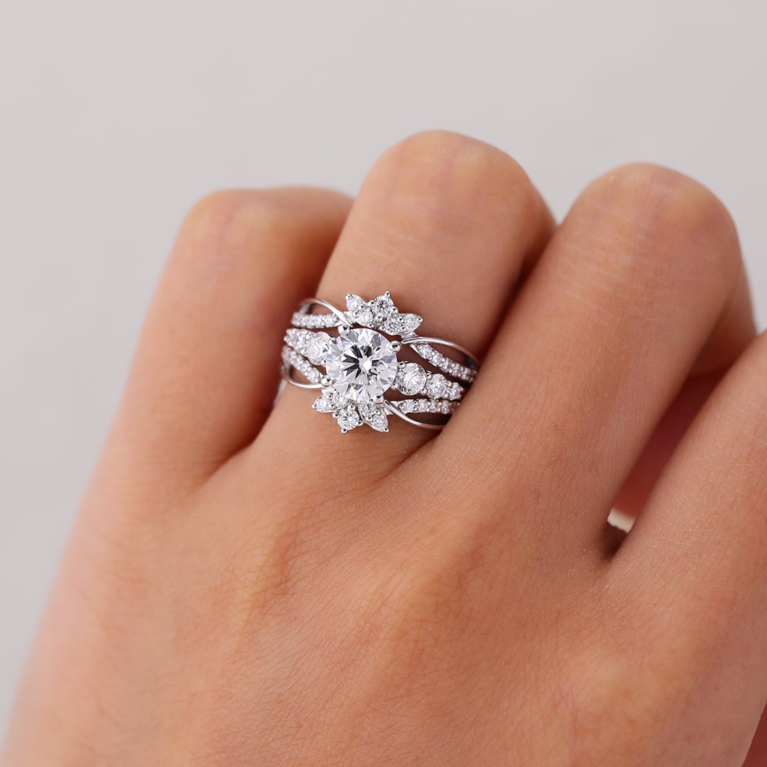 Round Cut Lab Grown Diamond Ring Set Side Stone 4-Prong Ring