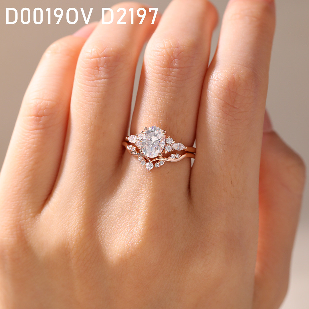 Curved Lab Diamond Wedding Band 0.1ctw Round Stackable Thin Band in Rose Gold