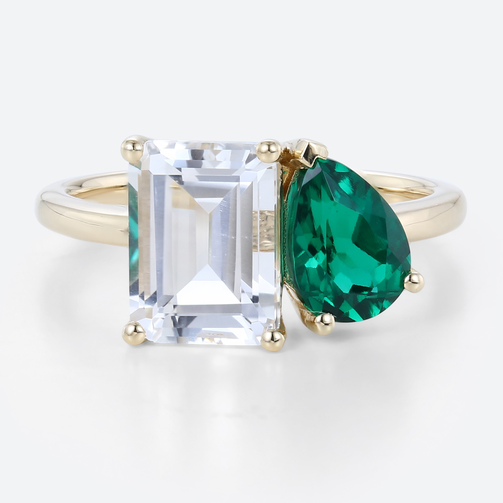 Perfect Jewelry Gift Toi Et Moi Emerald Diamond Elegant and Simple Engagement Rings