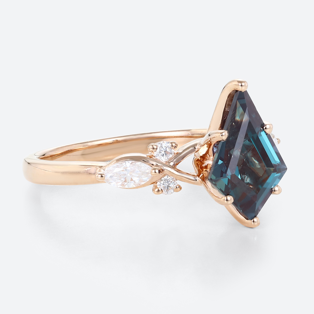 Kite Cut Alexandrite Ring Rose Gold 1ct Vintage Engagement Ring