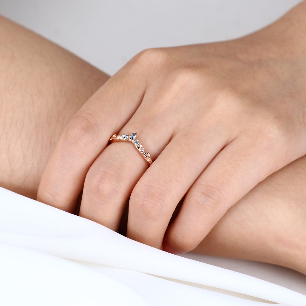 Alexandrite Stone Ring with V Shape Simple Wedding Rings