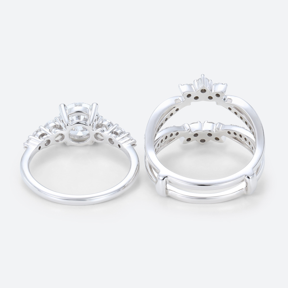 Round Cut Lab Grown Diamond Ring Set Side Stone 4-Prong Ring