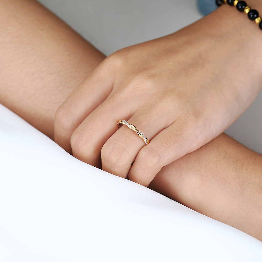 14k Gold Stacking Rings 0.18ctw Round Lab Diamond Twisted Ring in Yellow Gold