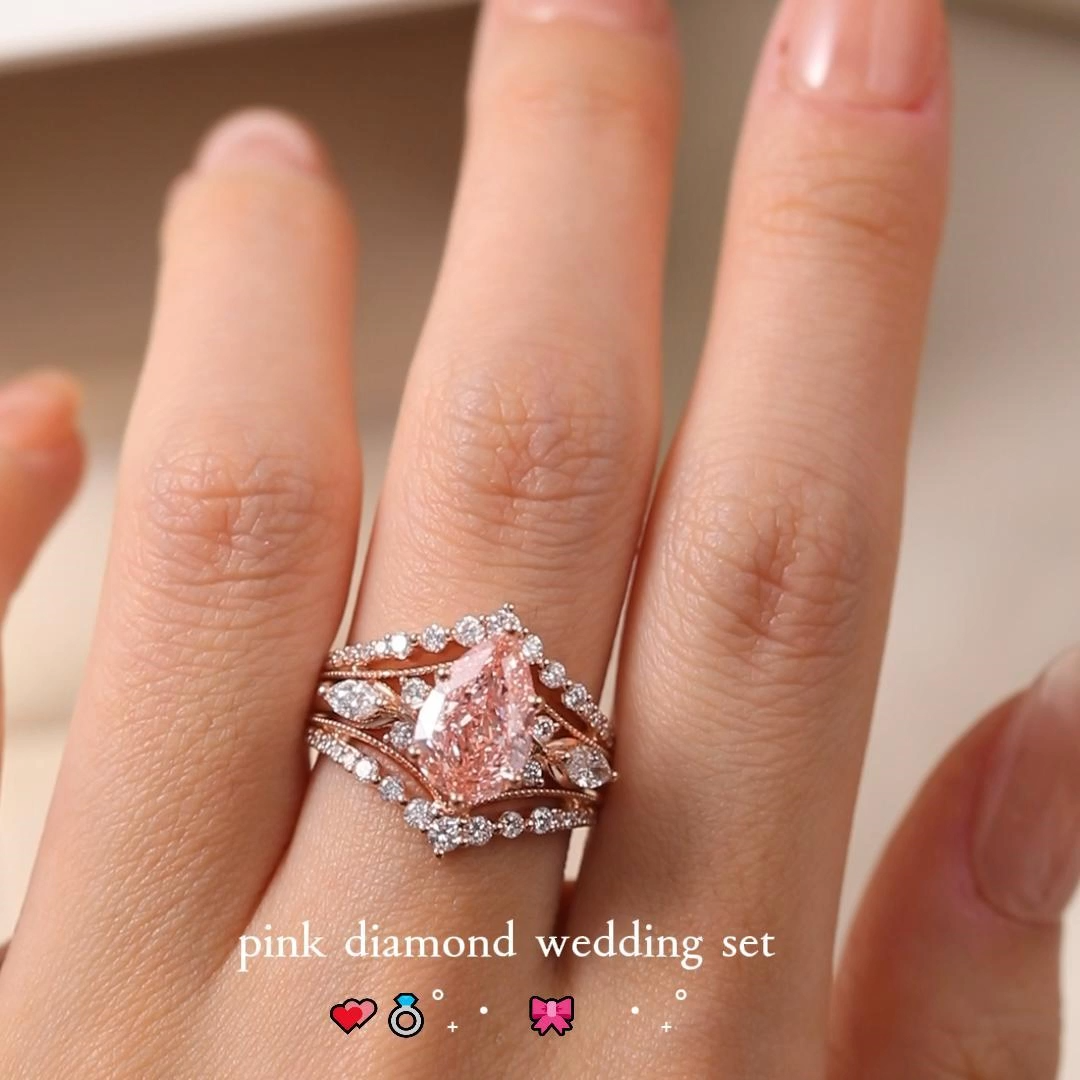 2ct Pear Cut Lab Grown Pink Diamond Winged Marquise Cluster Bridal Ring Set with Milgrain Double-Band Enhancer in Rose Gold