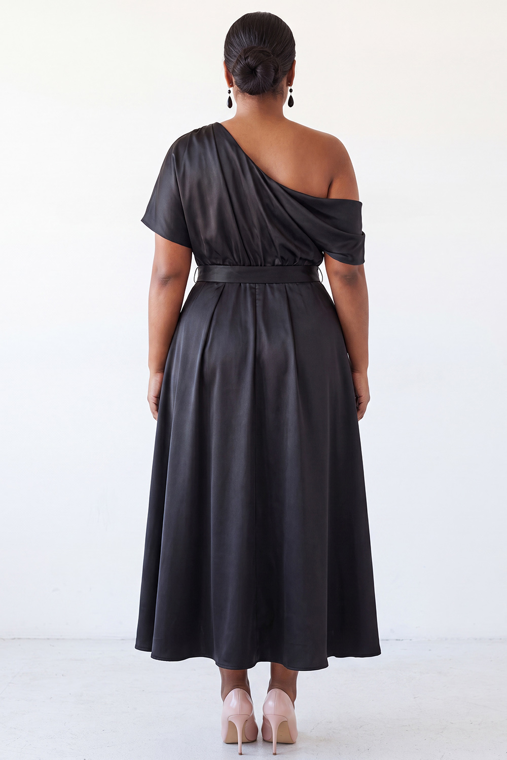 Black Satin A-Line Plus Size Long Mother of the Bride Dress with Pockets