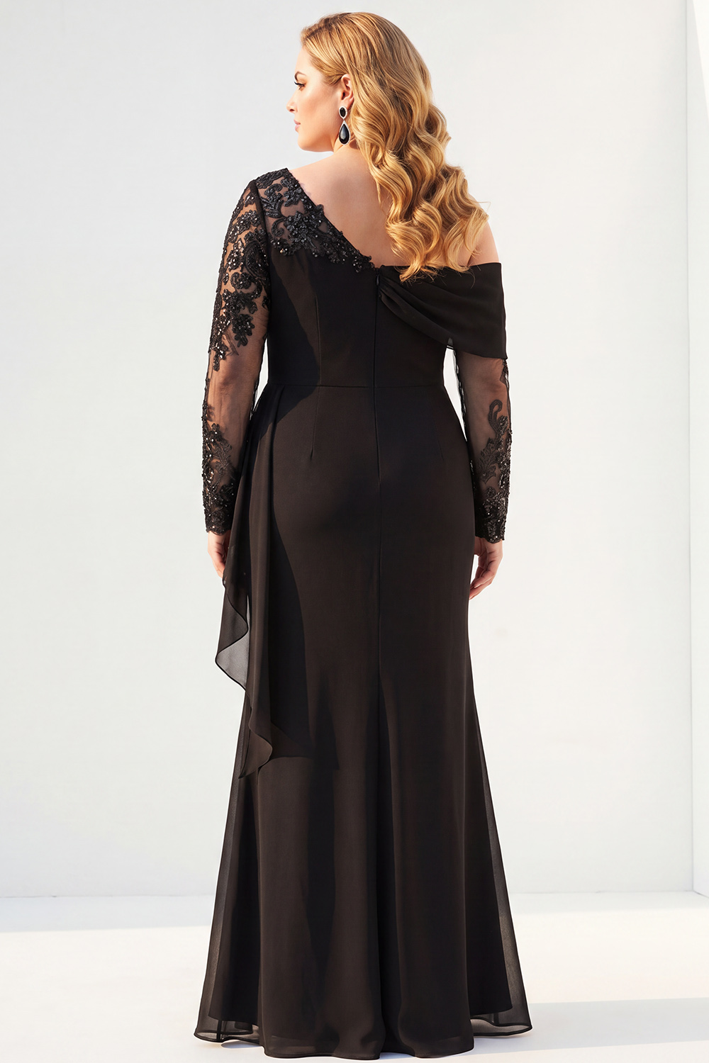 Black Mermaid Long Sleeves Ruched Plus Size Mother of the Bride Dress with Sash