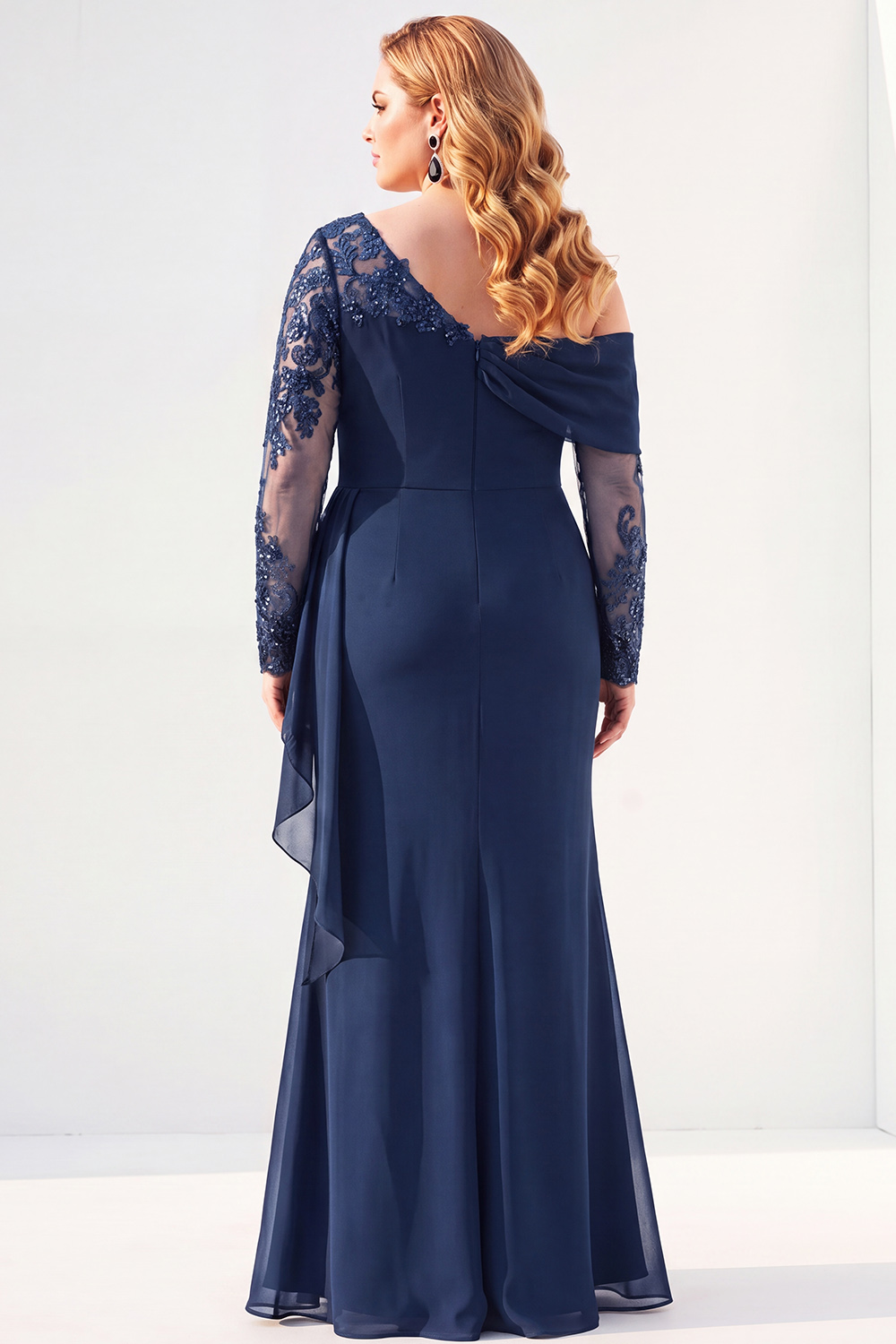 Black Mermaid Long Sleeves Ruched Plus Size Mother of the Bride Dress with Sash
