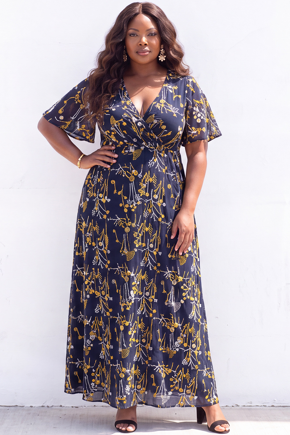 Plus Size Black White Floral V Neck A Line Maxi Dress