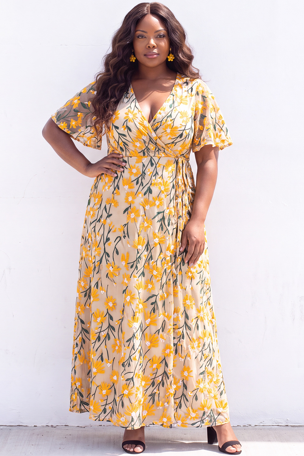 Plus Size Black White Floral V Neck A Line Maxi Dress