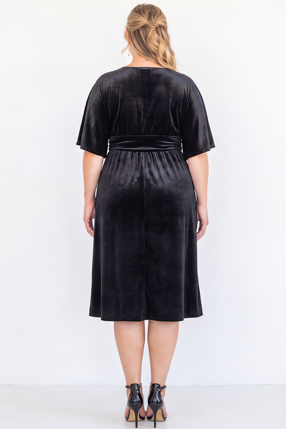 Plus Size Black Velvet V Neck A Line Midi Dress