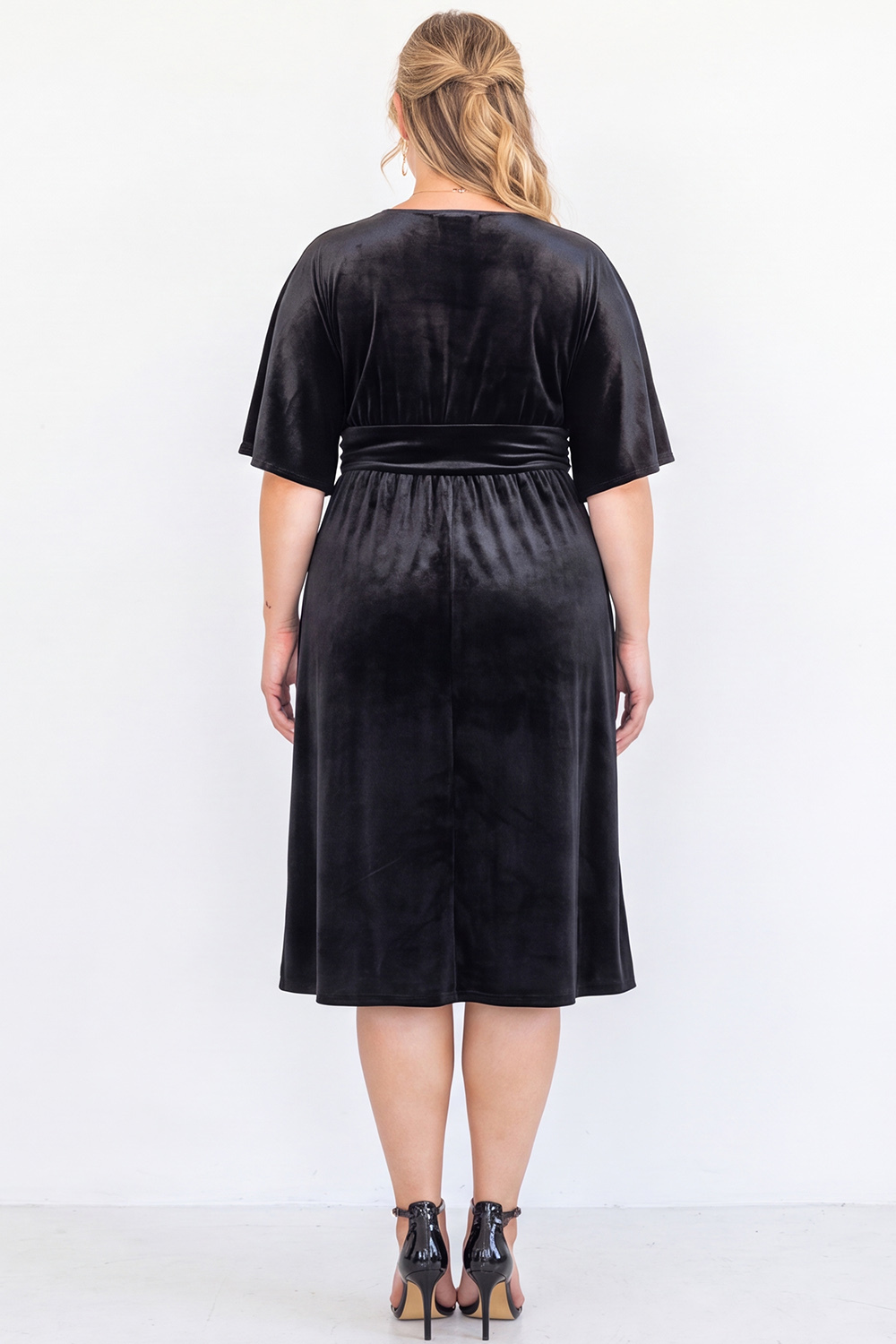 Plus Size Black Velvet V Neck A Line Midi Dress