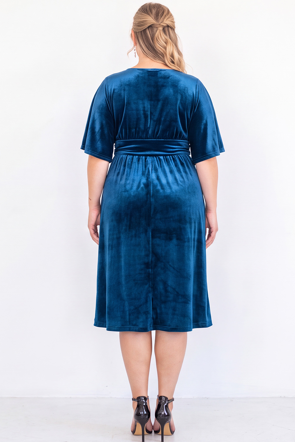 Plus Size Black Velvet V Neck A Line Midi Dress