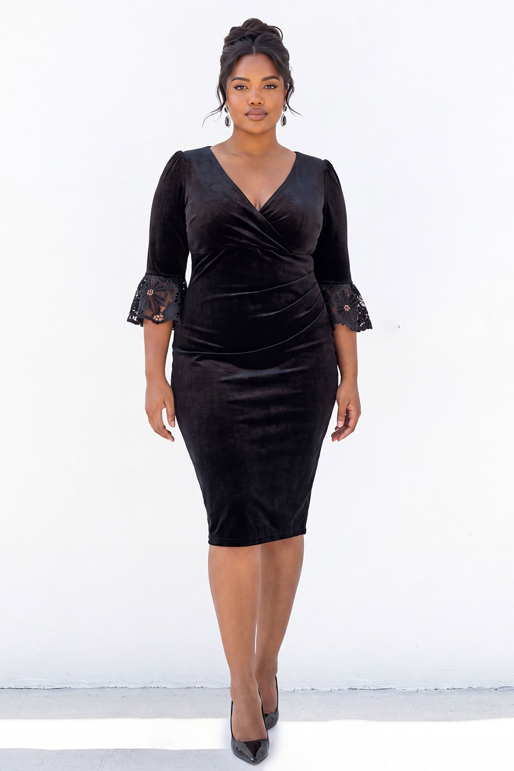Bodycon Black Velvet V Neck Plus Size Mini Dress with 3/4 Sleeves