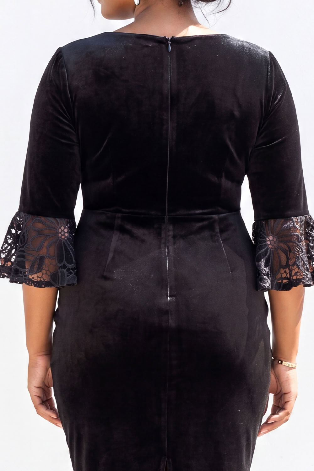 Bodycon Black Velvet V Neck Plus Size Mini Dress with 3/4 Sleeves
